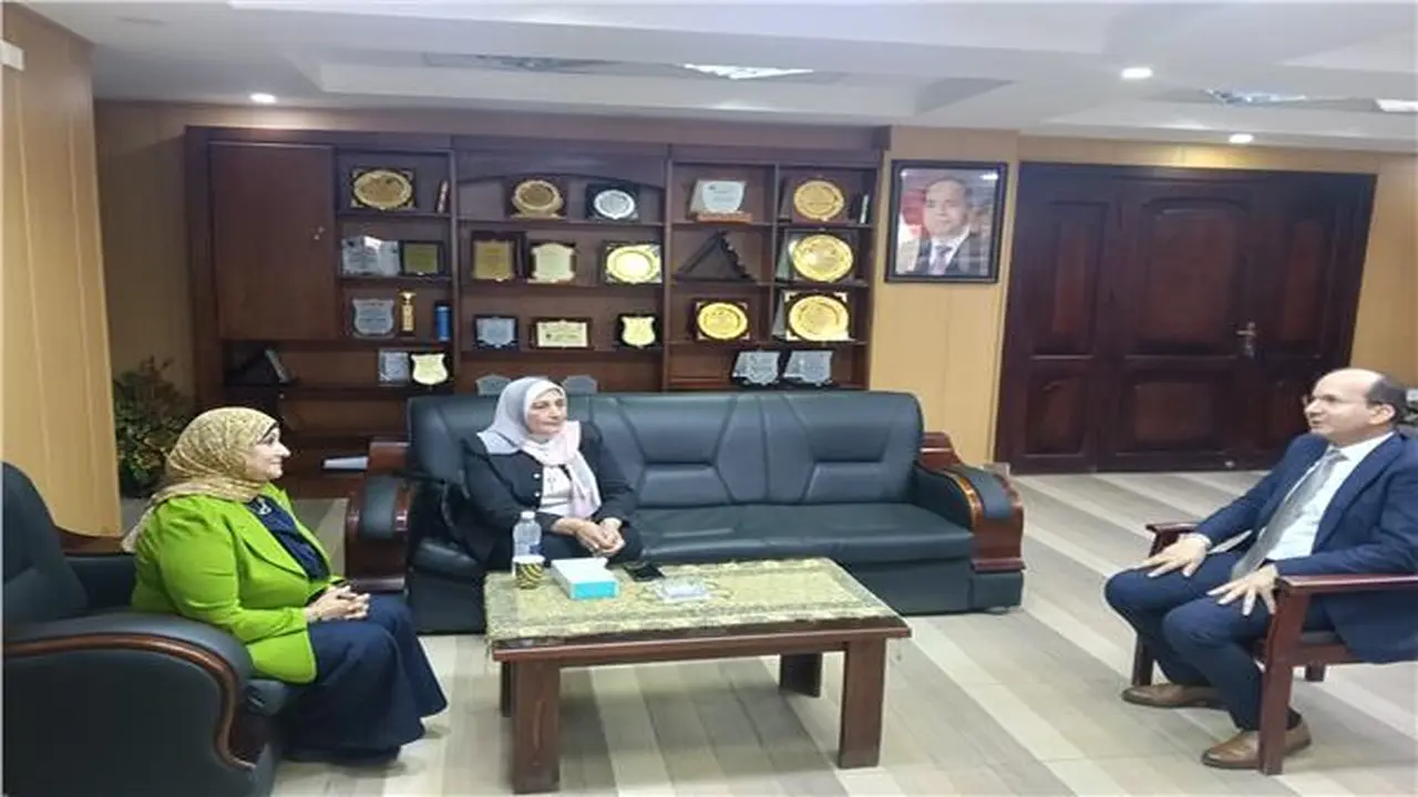 وكيل صحة الدقهلية يبحث ملفات التمريض خلال لقائه مع النقيب العام بمصر